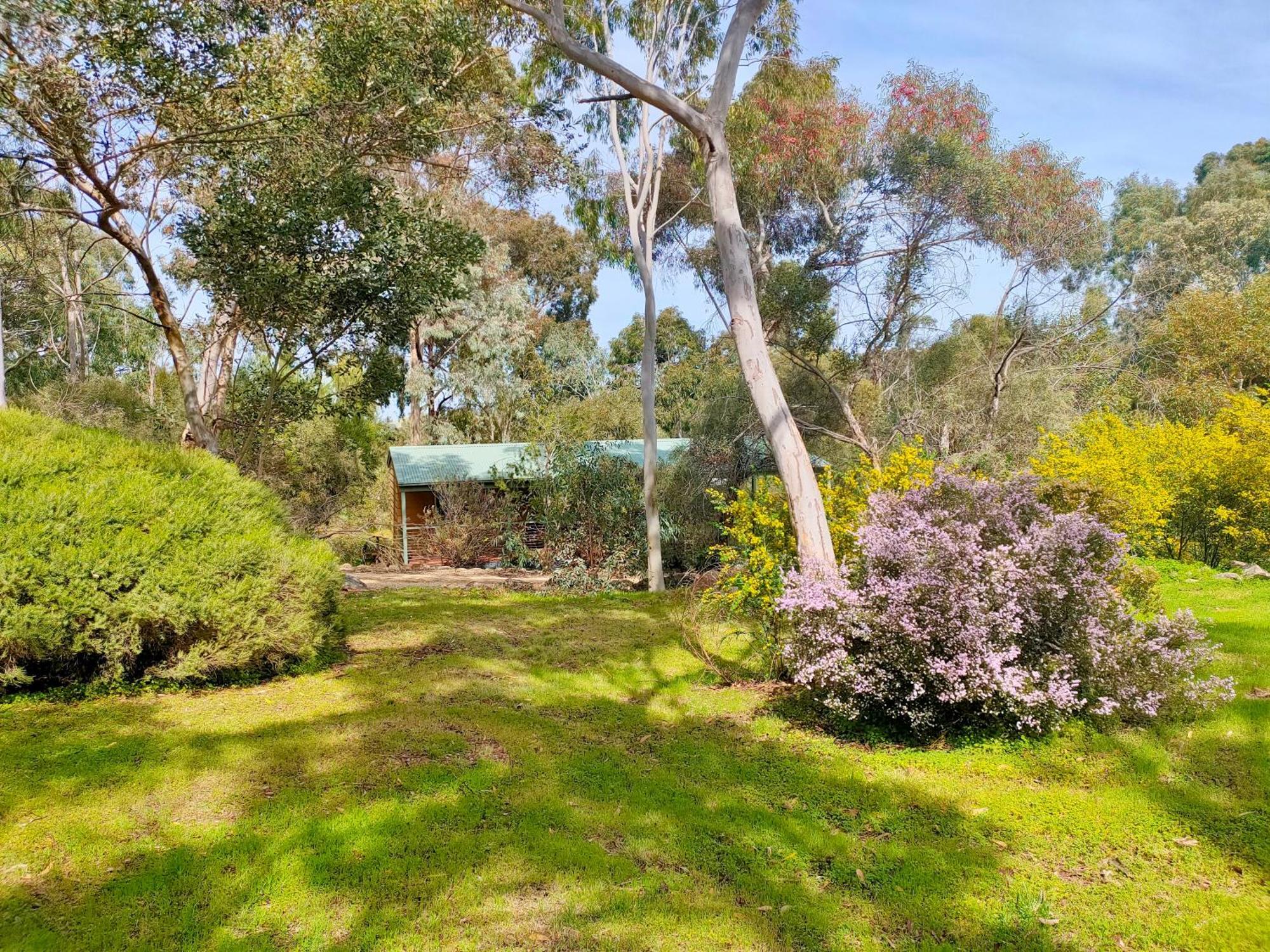 Retreat Lodge *
