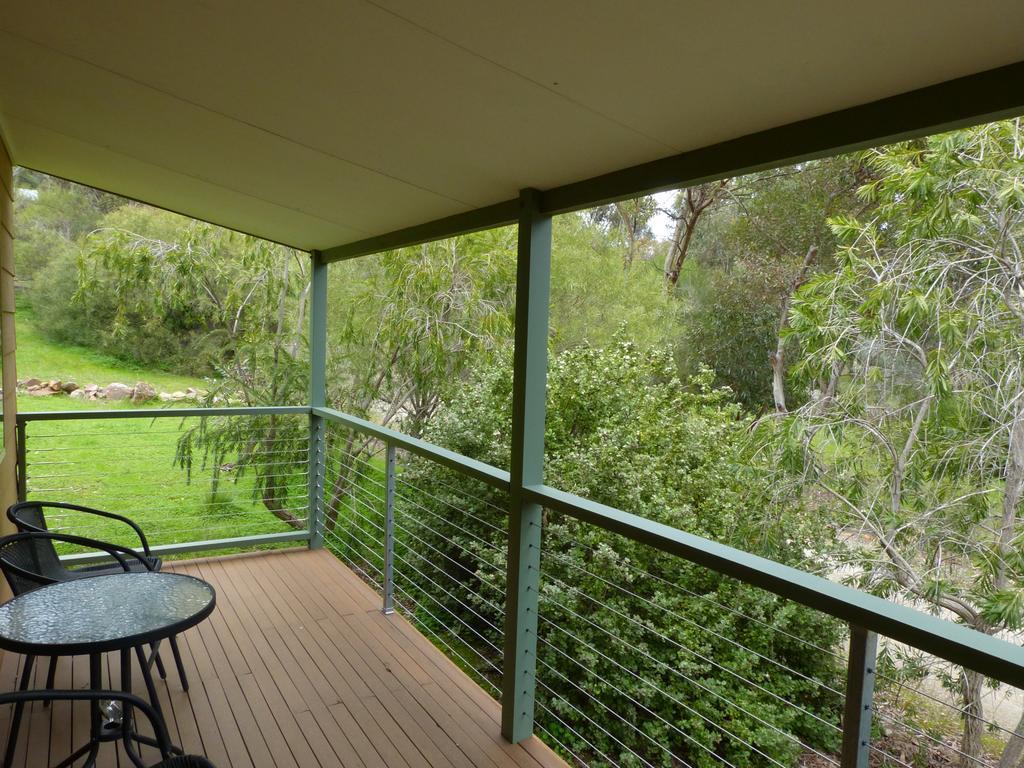Retreat Lodge *